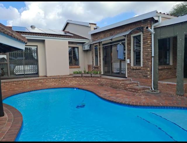 3 BEDROOM HOUSE FOR SALE IN VELD-EN-VLEI